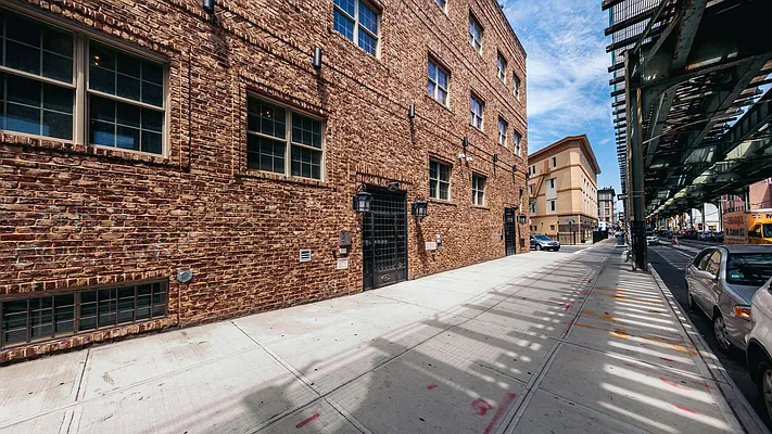 Rented by Nooklyn NYC LLC | media 45