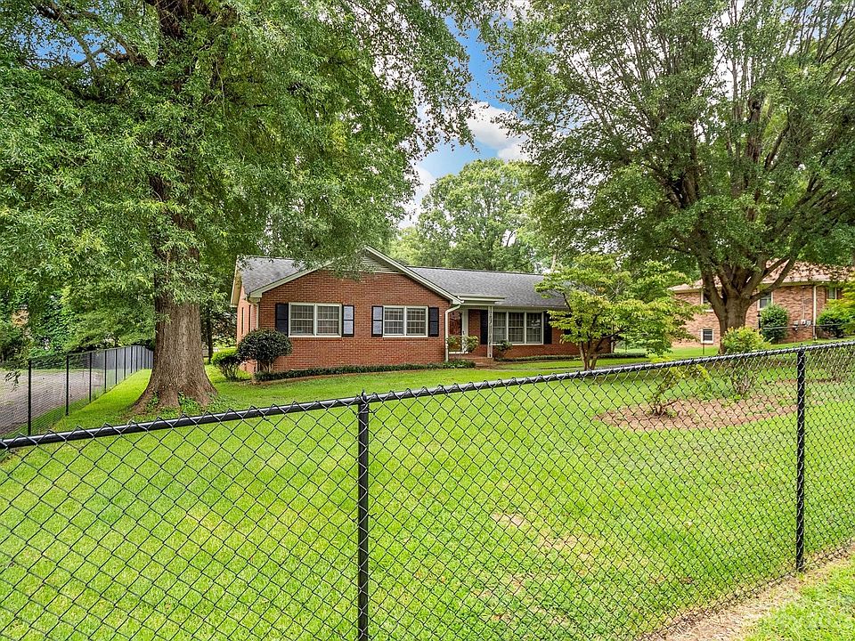 1st image of 1927 Berkshire Dr