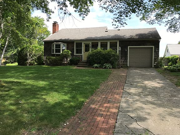 Front yard, driveway