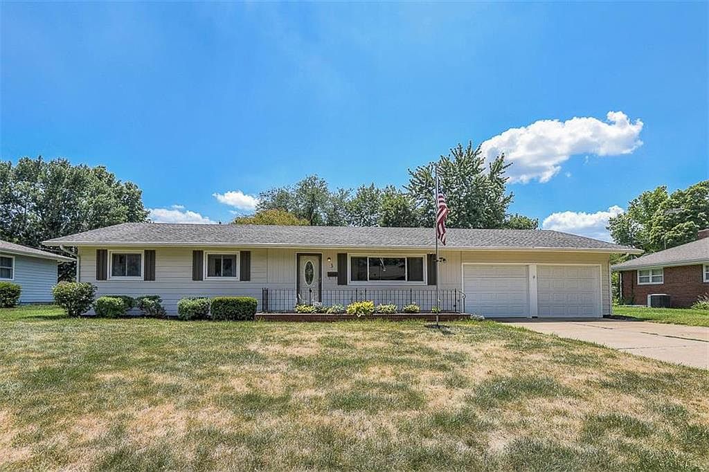 3 Holly Ln, Paola, KS 66071 | Zillow