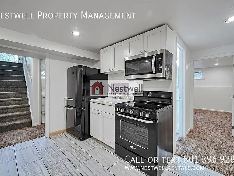 1335 E Maplewood Dr — Photo 6