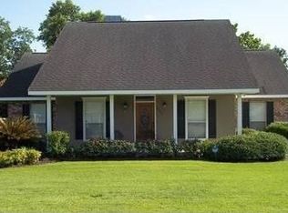 2429 Oak Alley Dr, Port Allen, LA 70767