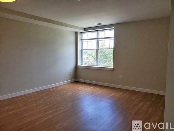 2nd image of 20 Pond St #20