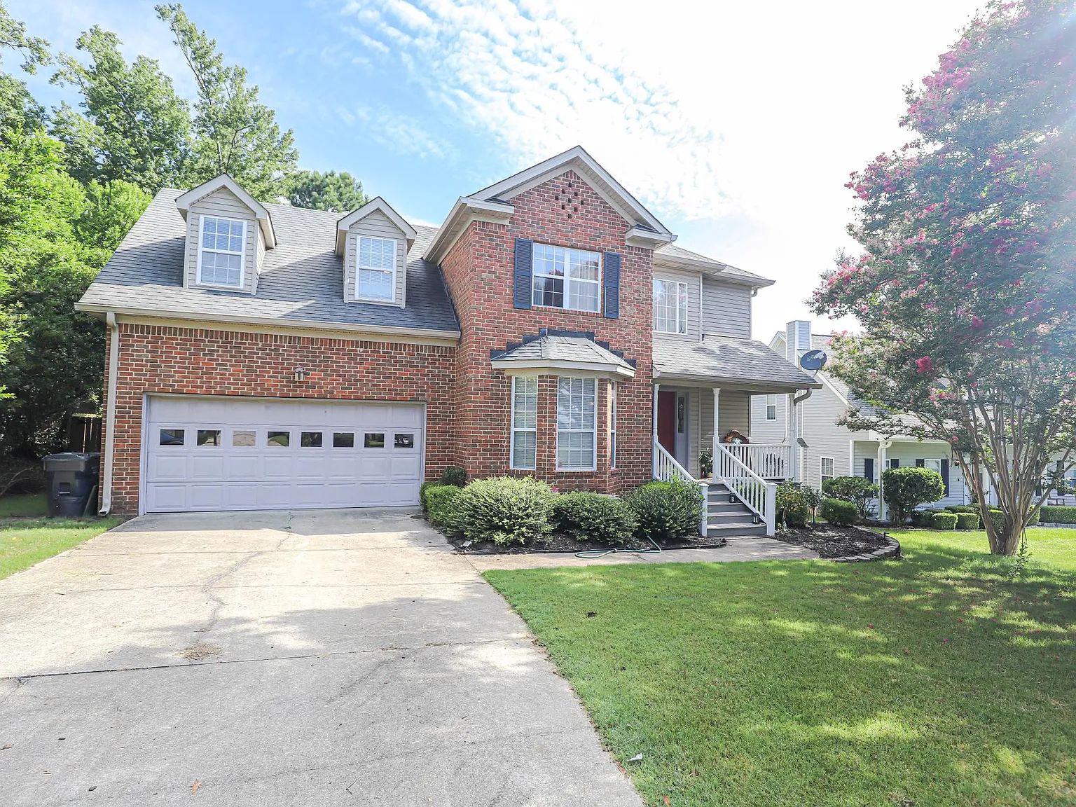 3 bed, 2.5 bath, 1963 sqft, $1,950 — Photo 2