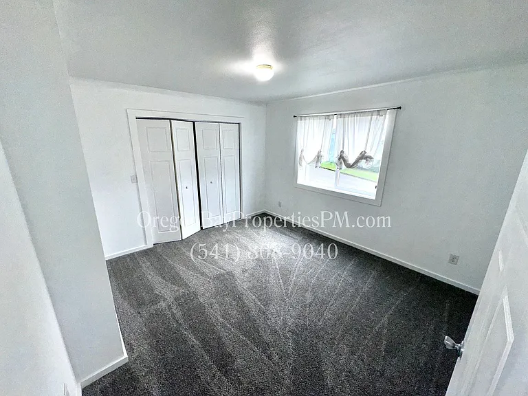 1596 McPherson St — Photo 10