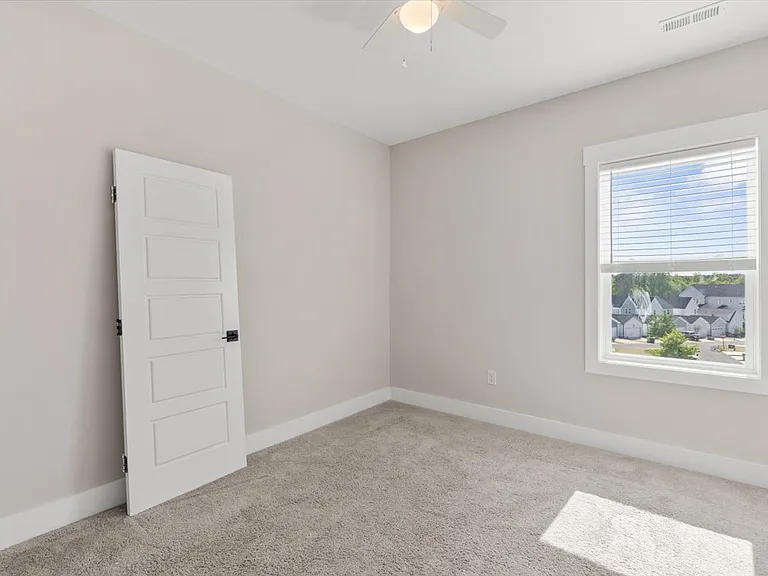 2129 Big Falls Dr — Photo 32