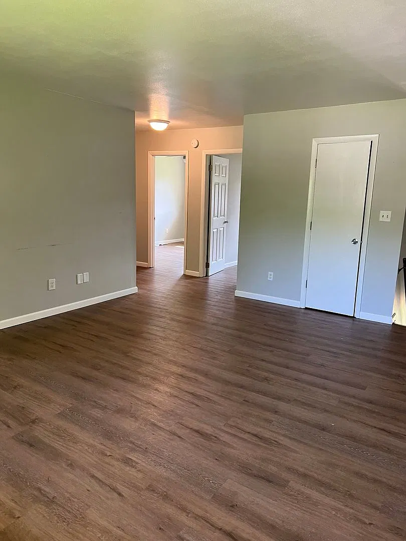Leonard Street Apartments — Photo 3