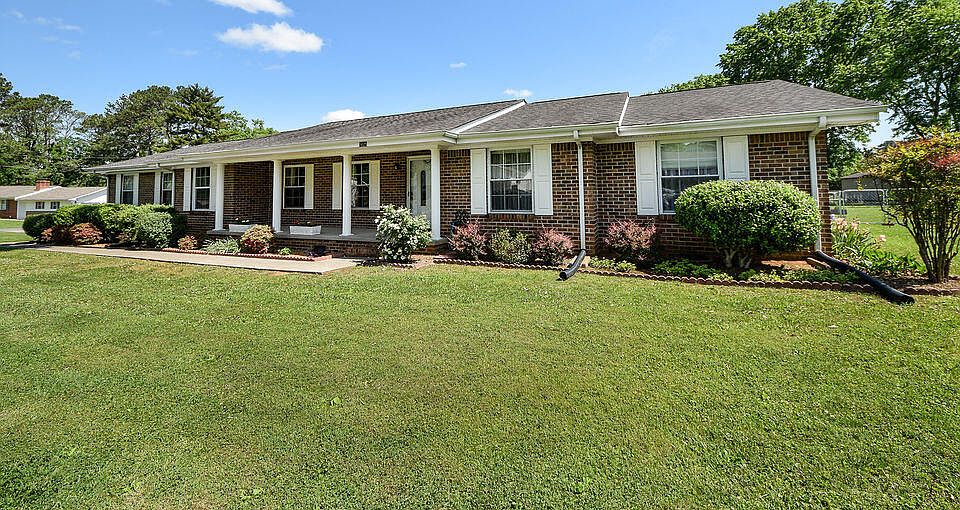 1st image of 3625 Bowman Circle Dr NE