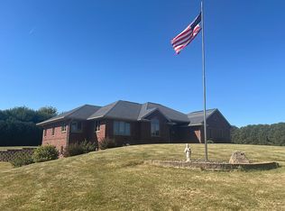 7907 Eagle View Dr, Cascade, IA 52033