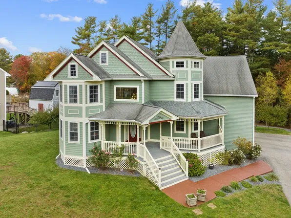 24 Lilah Ln, Pembroke, MA 02359