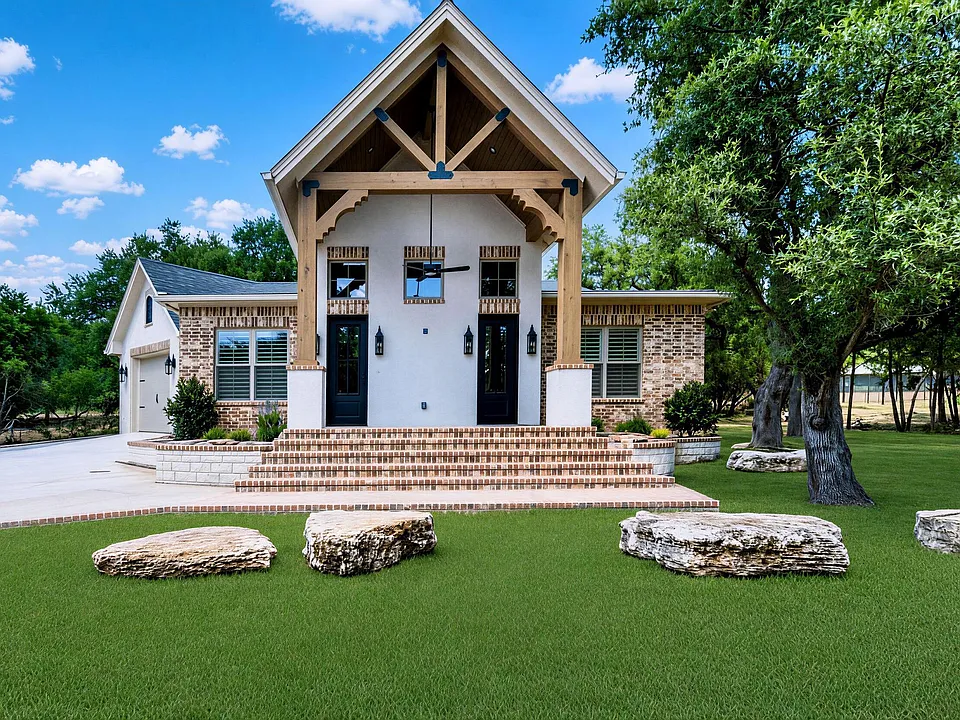 317 Highland Spring Ln