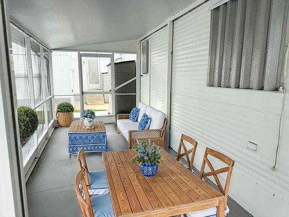 2nd image of 209 Lark Drive #L