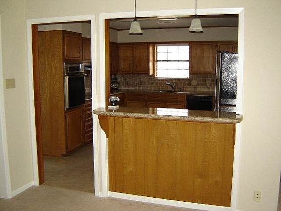 2nd image of 2715 Miller St