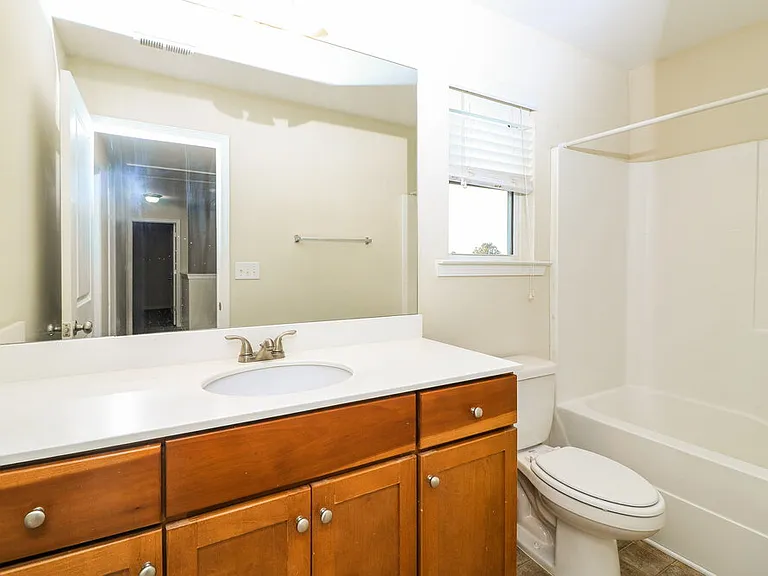374 Darbys Run Ct — Photo 16