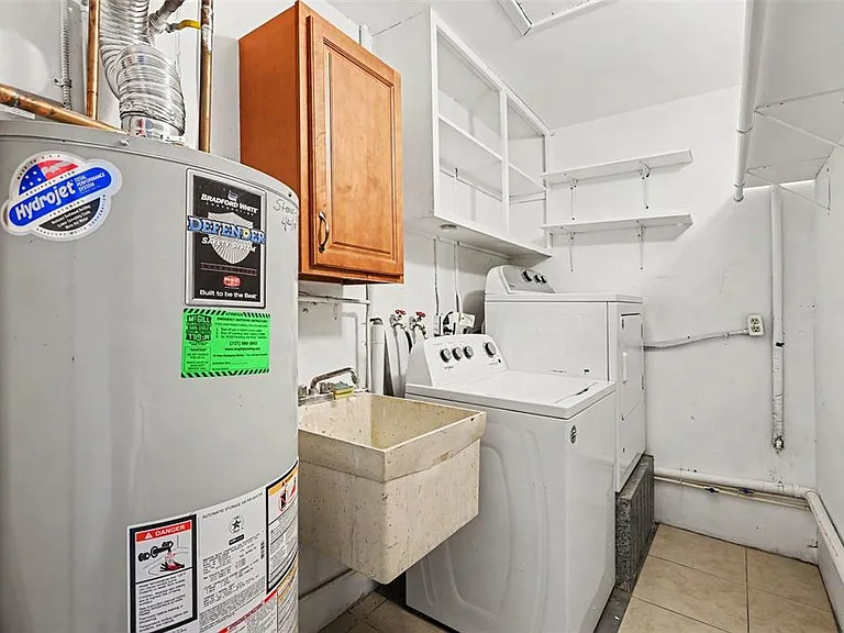 1520 Simmons Dr — Photo 17