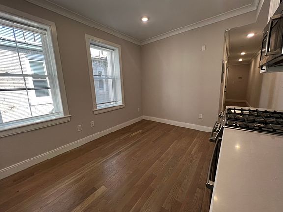 4th image of 37 Englewood Ave #2
