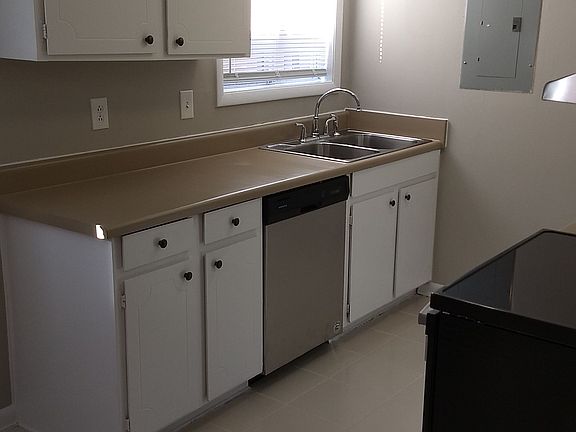 2nd image of 2952 N Dekalb Dr APT D