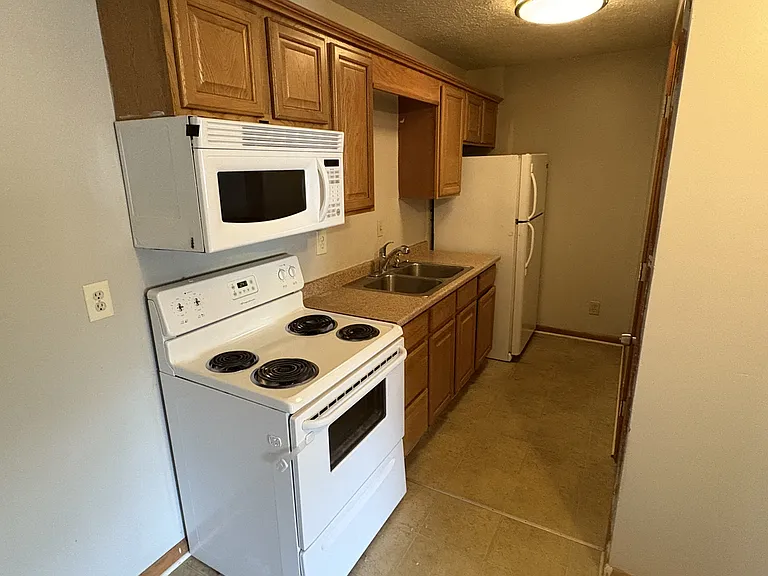 3809 Harrison Ave #9 — Photo 2