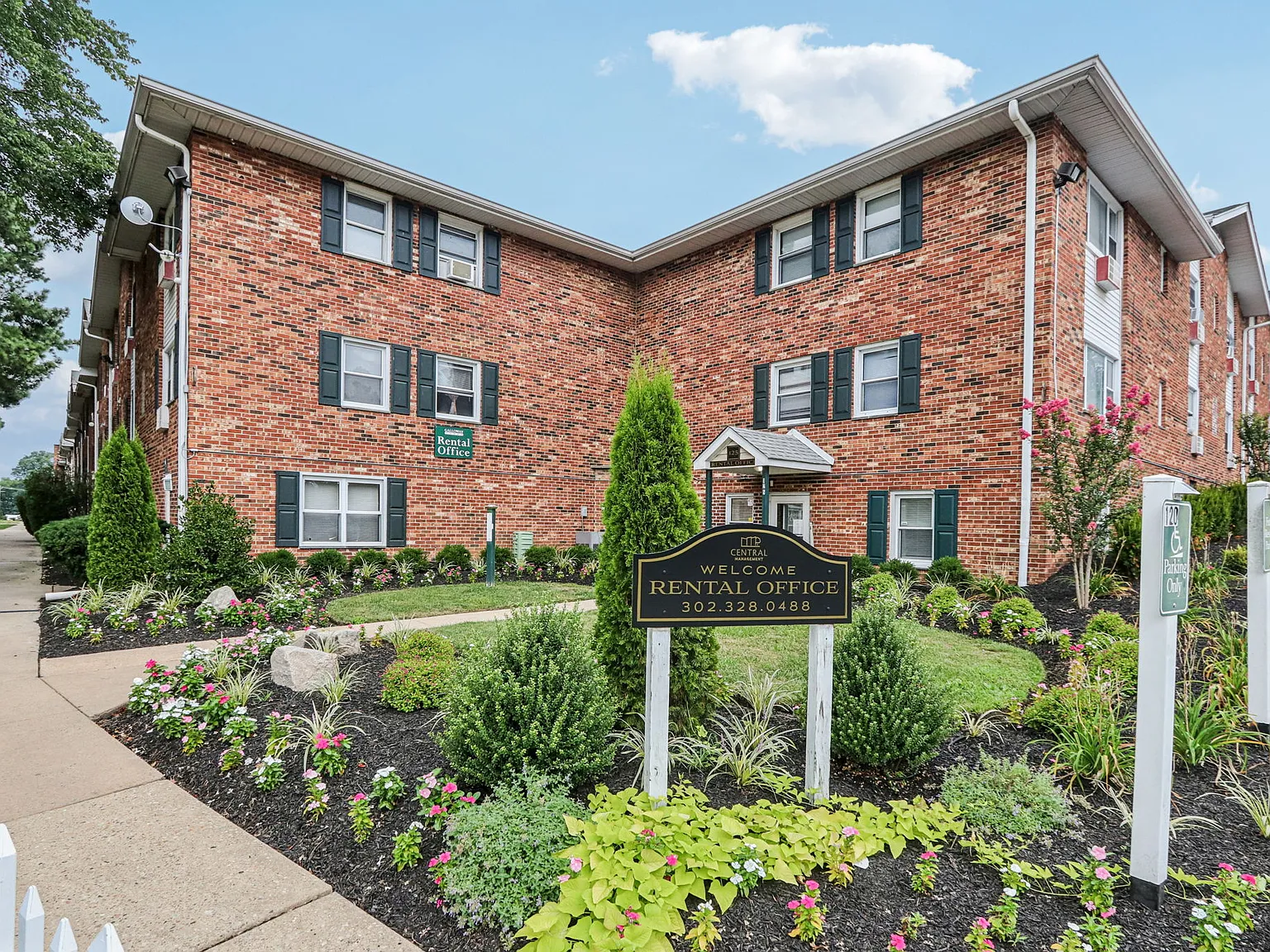 Galloway Court Apartments — Photo 2