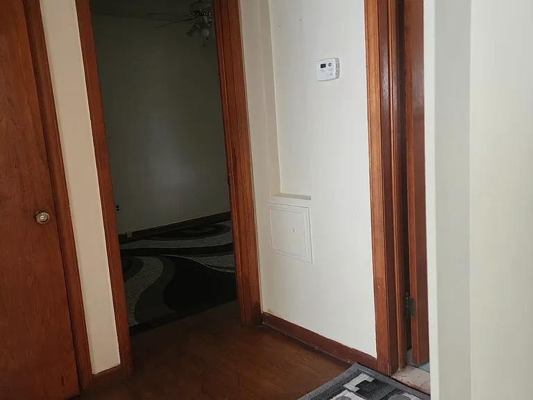 7304 Emanon St — Photo 3
