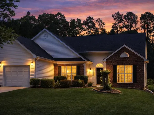 2810 Patten Hill Dr, Matthews, NC 28105