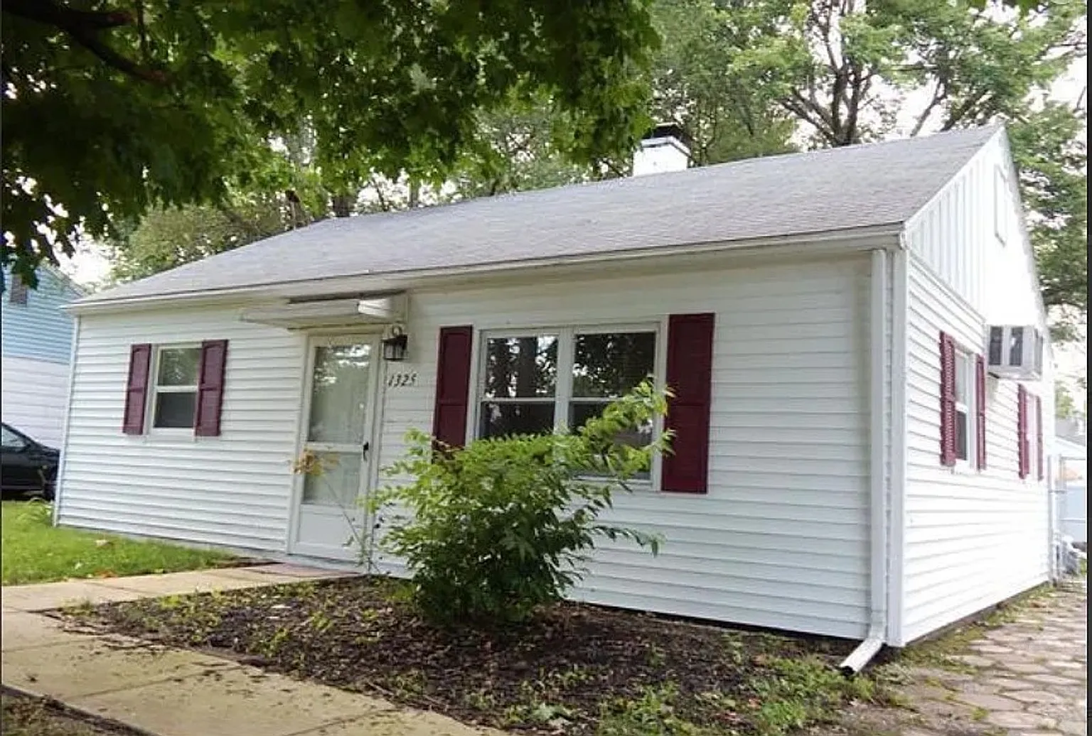 1324 Fairlawn Dr photo 1