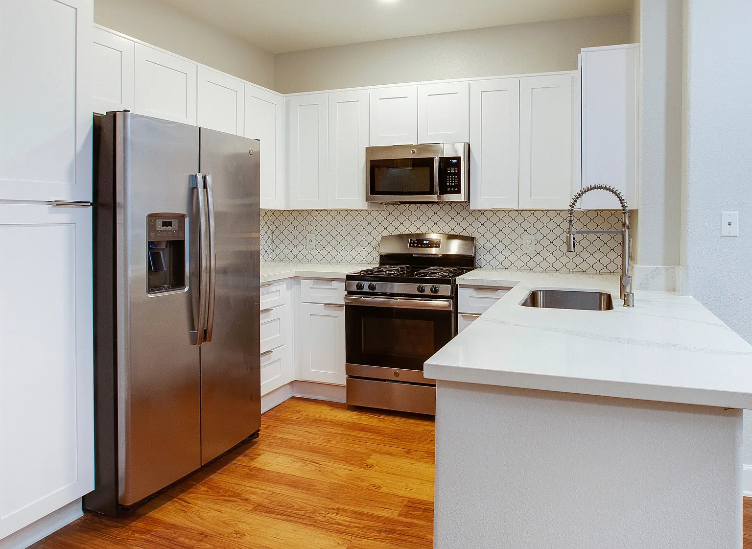 1 bed, 662 sqft, $3,029 — Photo 2