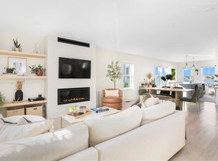 153 Graystone St, Warwick, RI 02886