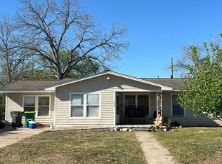 2302 E Mimosa Ave, Victoria, TX 77901