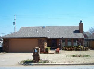 5315 S Spruce Dr W, Sand Springs, OK 74063