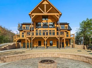 1940 Blackthorn Trl, Sevierville, TN 37876