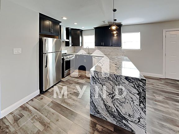 3rd image of 3517 Heath Ln
