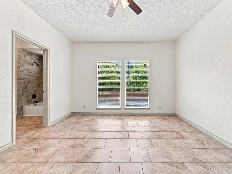 2207 Lancaster Gate Cv — Photo 5