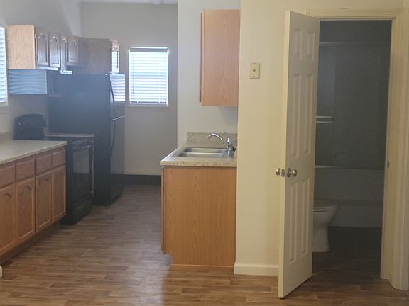 3rd image of 360 N Sacramento St