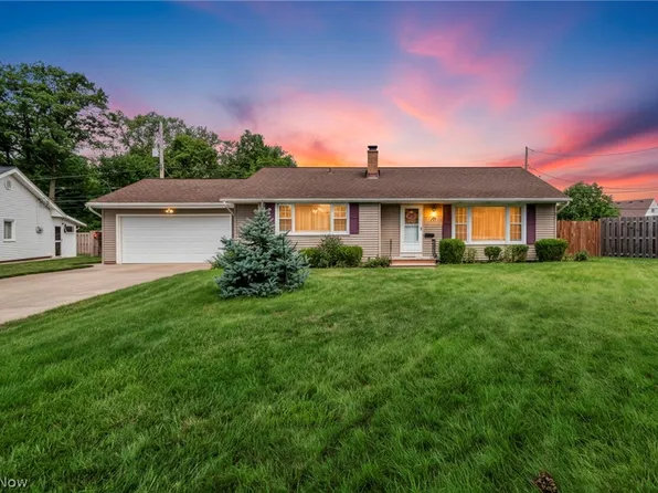6247 Alderwood Rd, Parma Heights, OH 44130