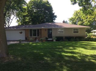 2236 Barberry Ln, Green Bay, WI 54304