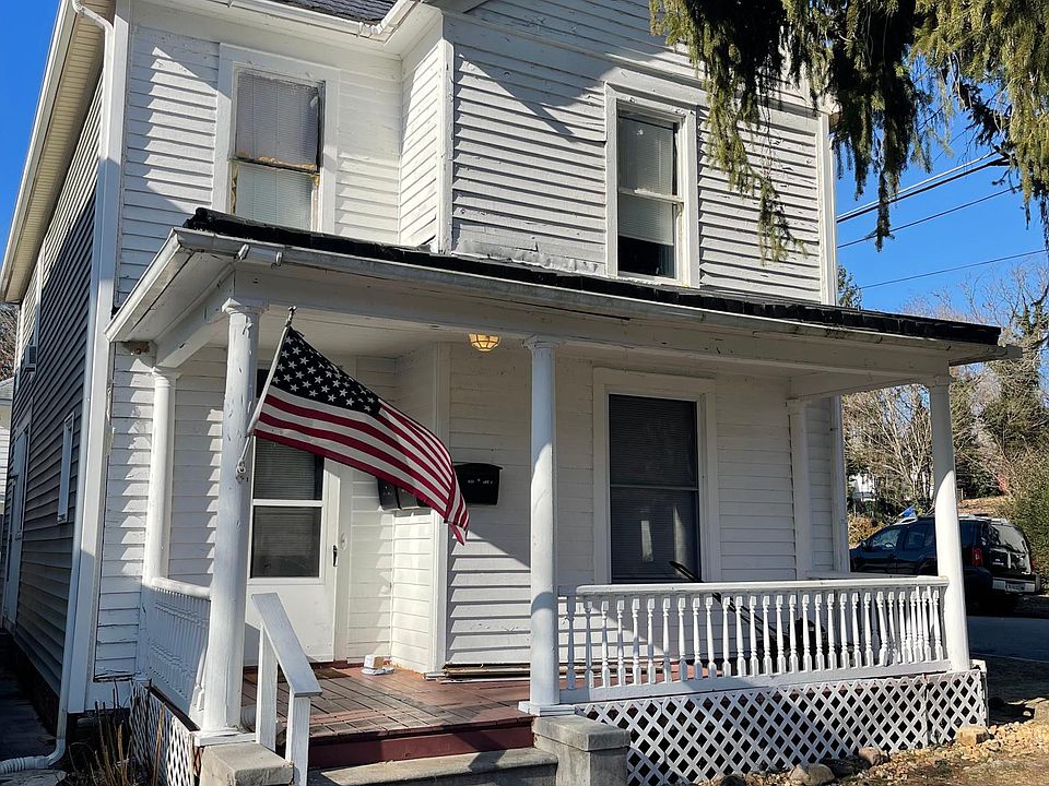 1st image of 633 Commercial Ave APT C