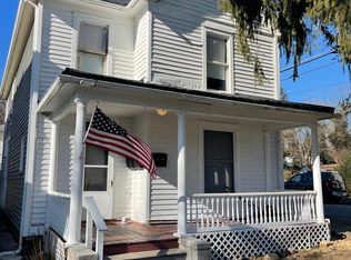 633 Commercial Ave APT C, Clifton Forge, VA 24422