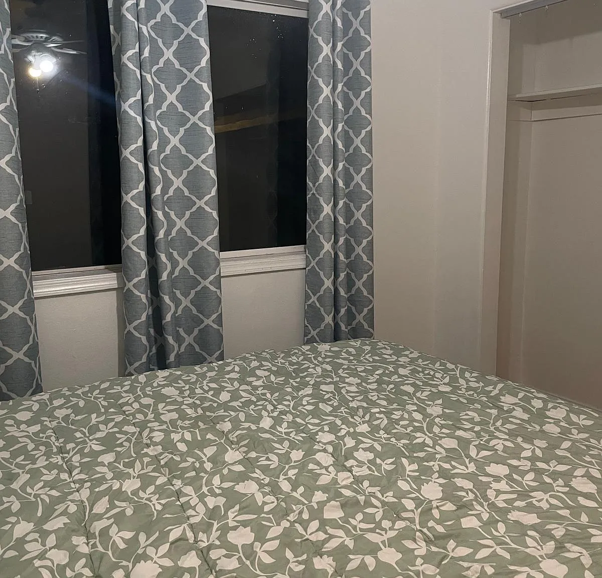 6 bed, $100 — Photo 2