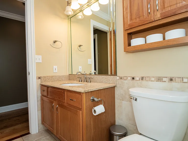 405 Galway Dr — Photo 37