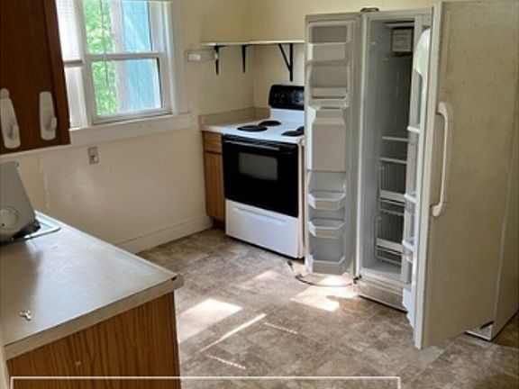 2nd image of 627 N Park St