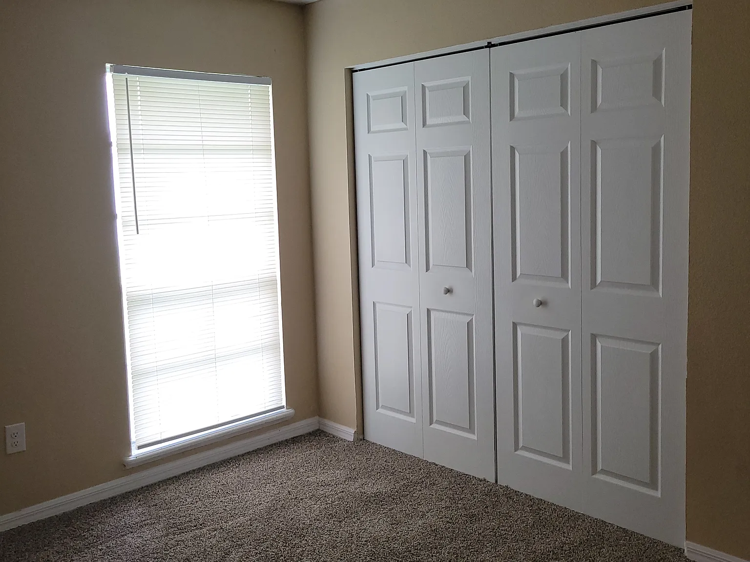 2 bed, 900 sqft, $1,320 — Photo 3