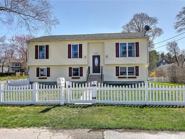 174 Madison St, Warwick, RI 02888
