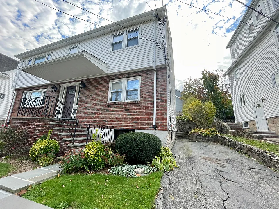 59 Desoto Rd #2