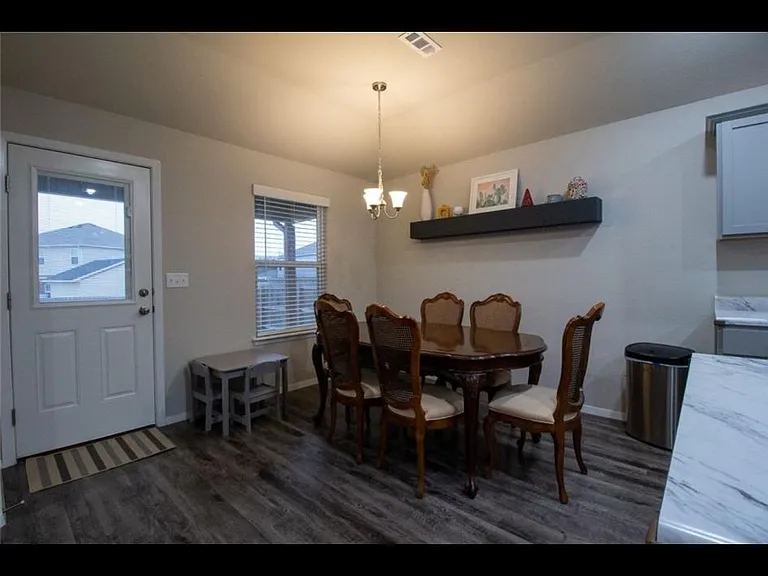 4204 Lexington Ave — Photo 11