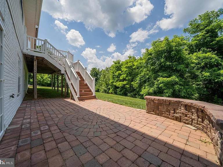 1401 Windjammer Ct — Photo 6