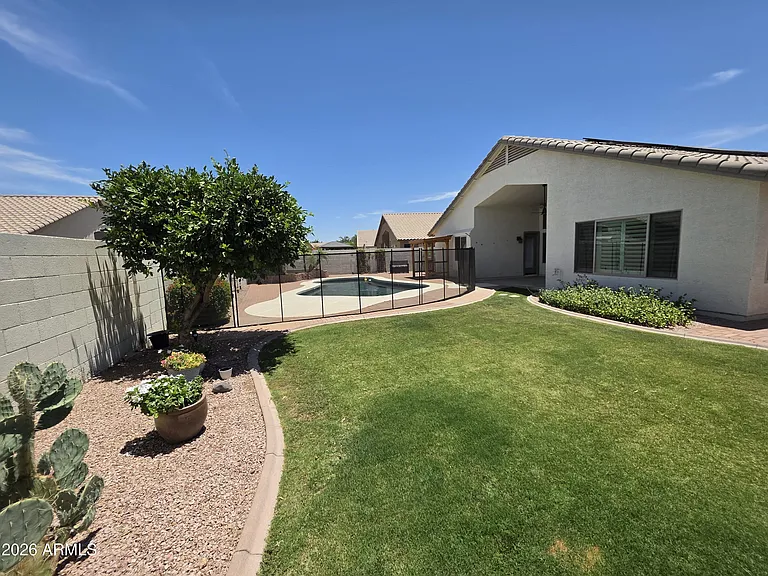 2442 E Nathan Way — Photo 8