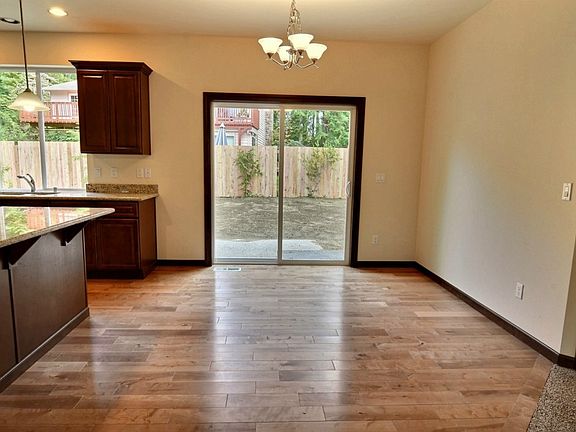 5th image of 7263 Steven Ct SE