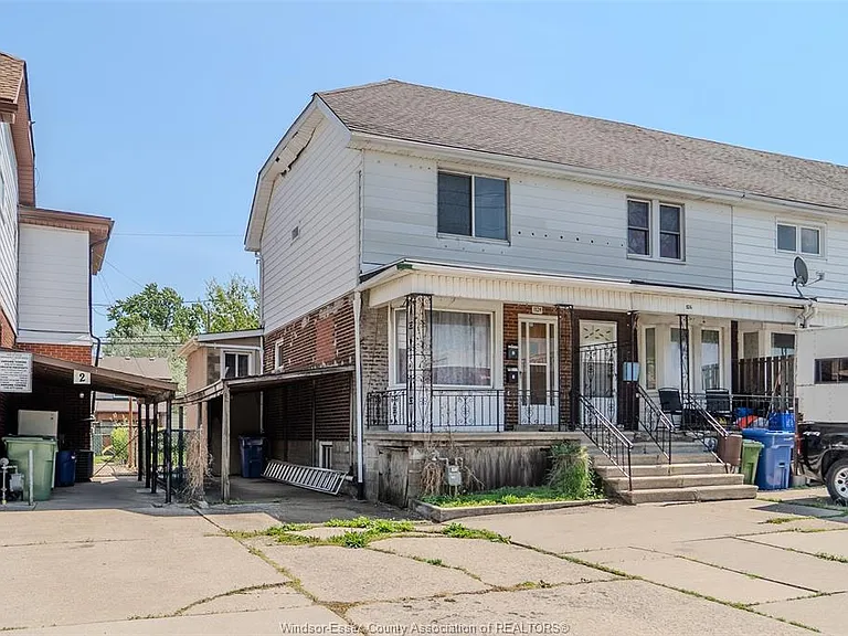 1124 Mercer St — Photo 3