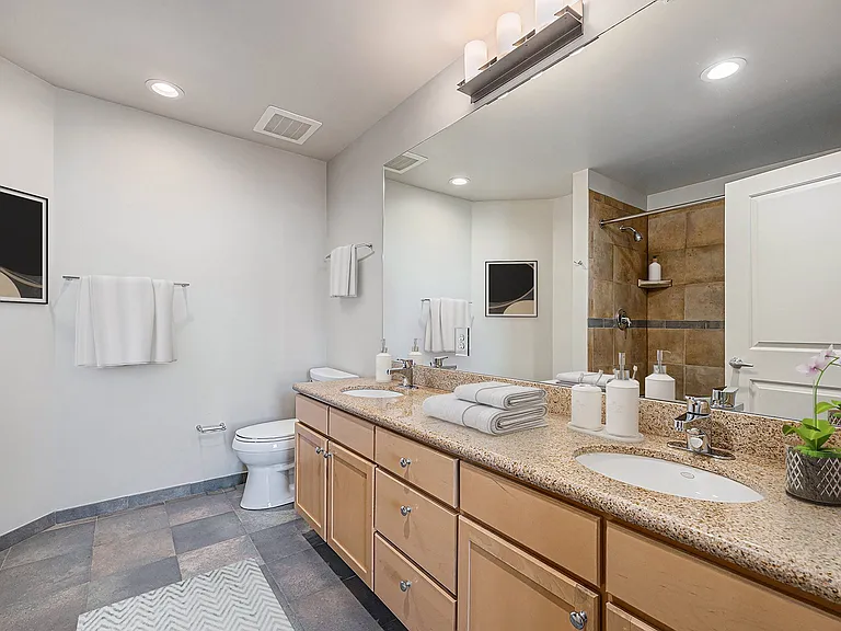 1600 Glenarm Place — Photo 33
